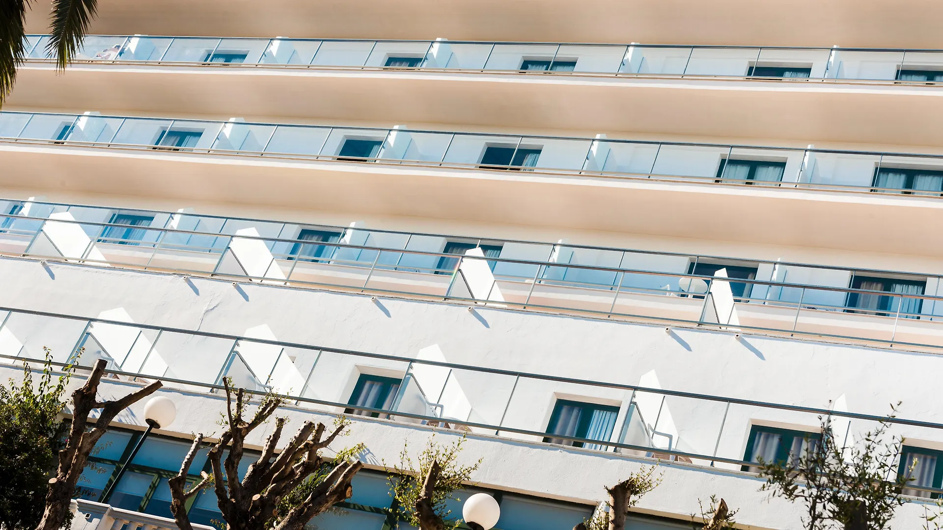 Globales Cala'N Blanes Hotel Cala'N Blanes  Spain
