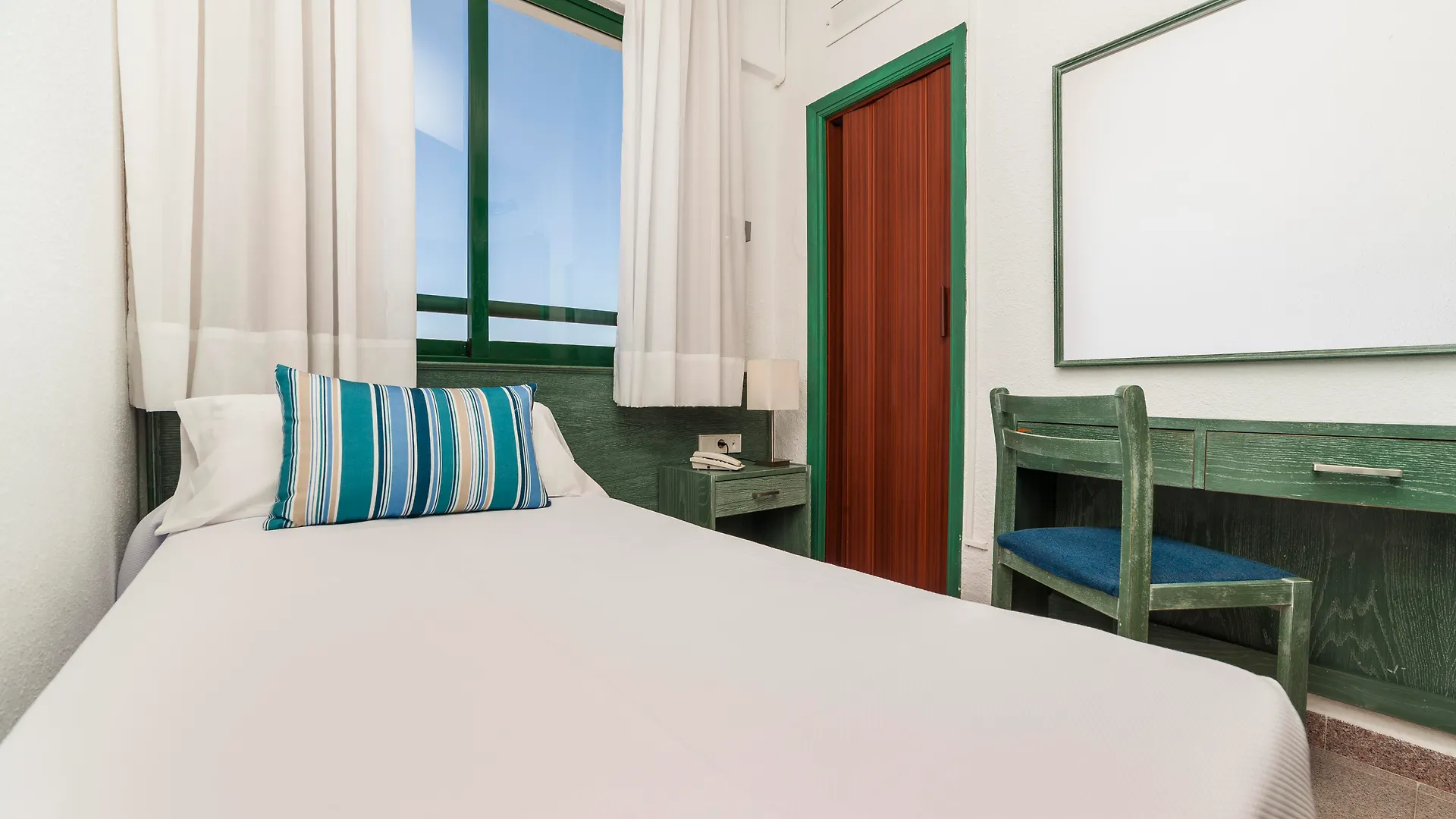 ***  Globales Cala'N Blanes Hotel Cala'N Blanes  Spain