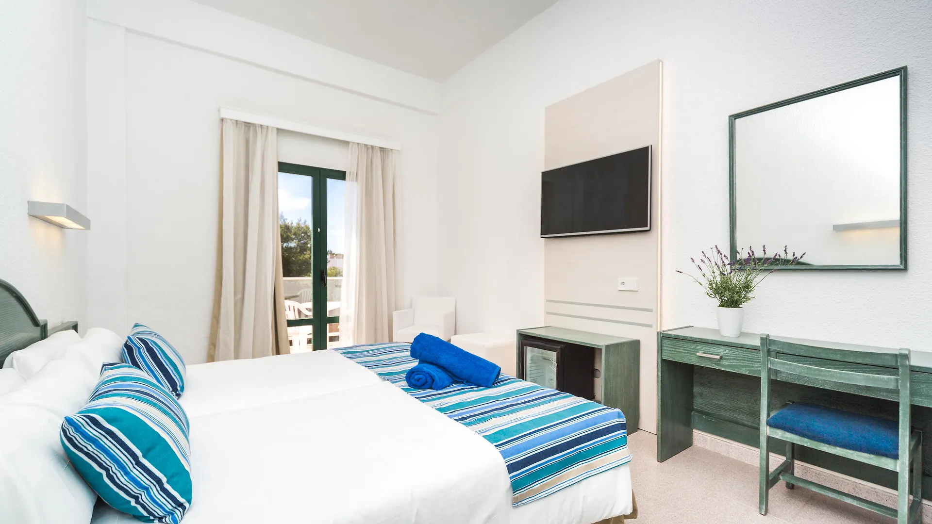 Hotel Globales Cala'N Blanes Cala'N Blanes  3*, Cala'N Blanes (Menorca) Španělsko